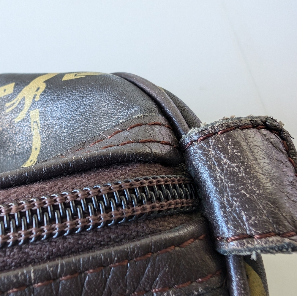 Longchamp Hangbag - Picture 4 of 9